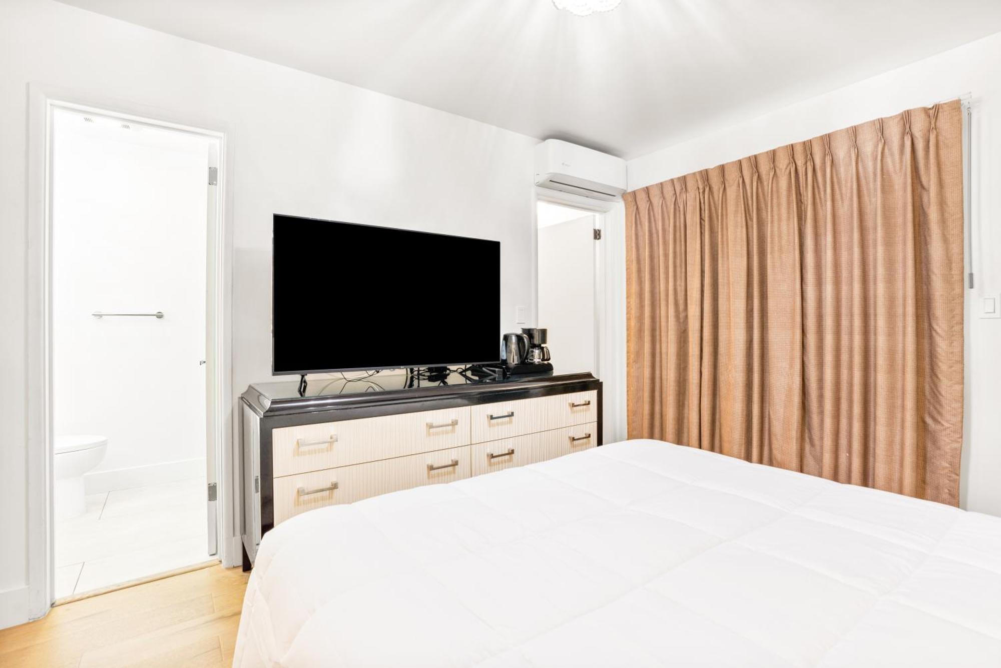 Pacific Crest Hotel Santa Barbara Room photo