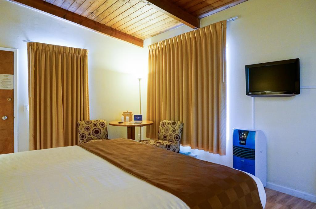 Pacific Crest Hotel Santa Barbara Room photo