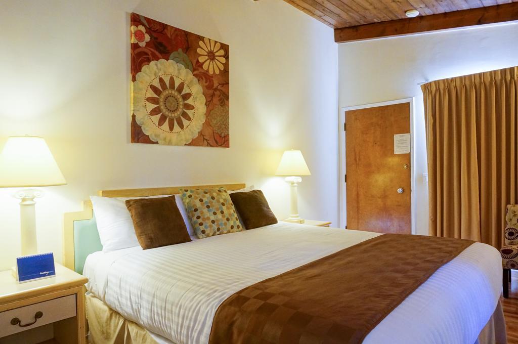 Pacific Crest Hotel Santa Barbara Room photo