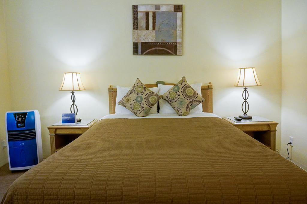 Pacific Crest Hotel Santa Barbara Room photo