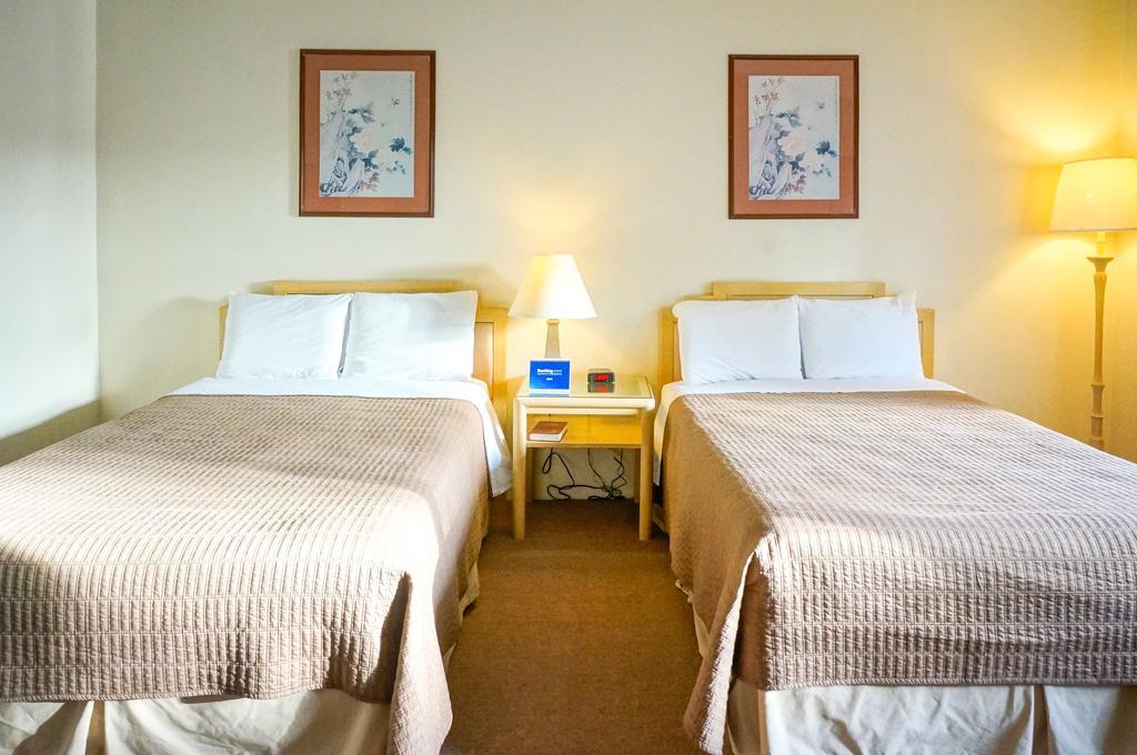 Pacific Crest Hotel Santa Barbara Room photo