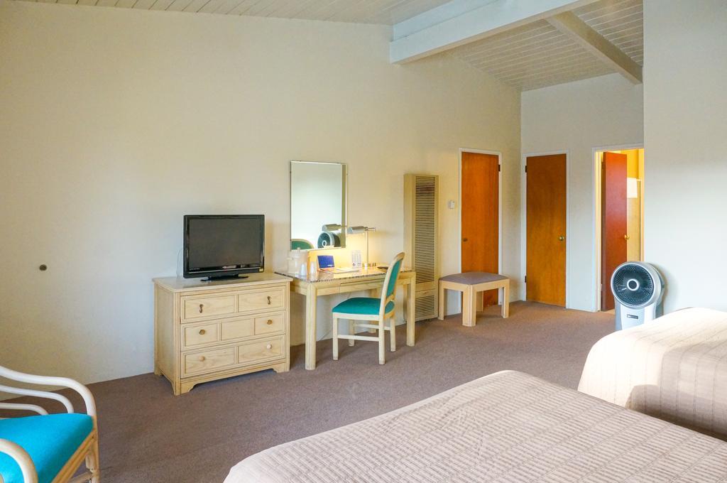 Pacific Crest Hotel Santa Barbara Room photo